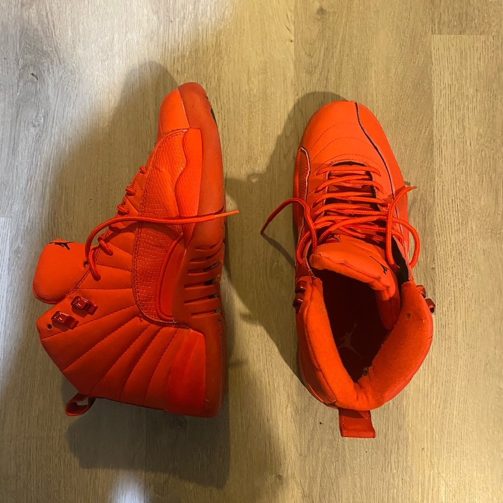 Jordan 12 gym red